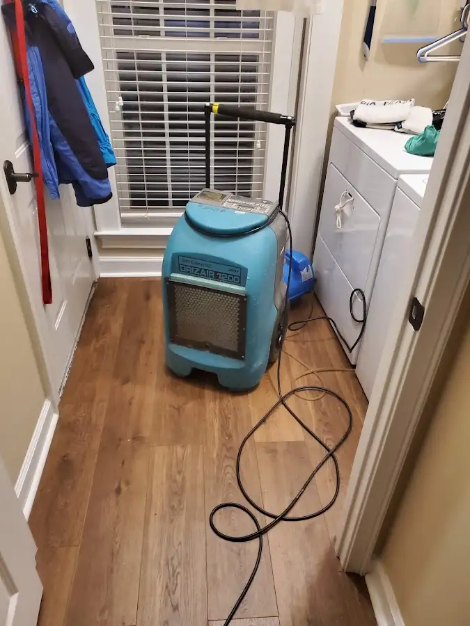 Commercial dehumidifier deployed for Crawl Space Restoration in Eureka